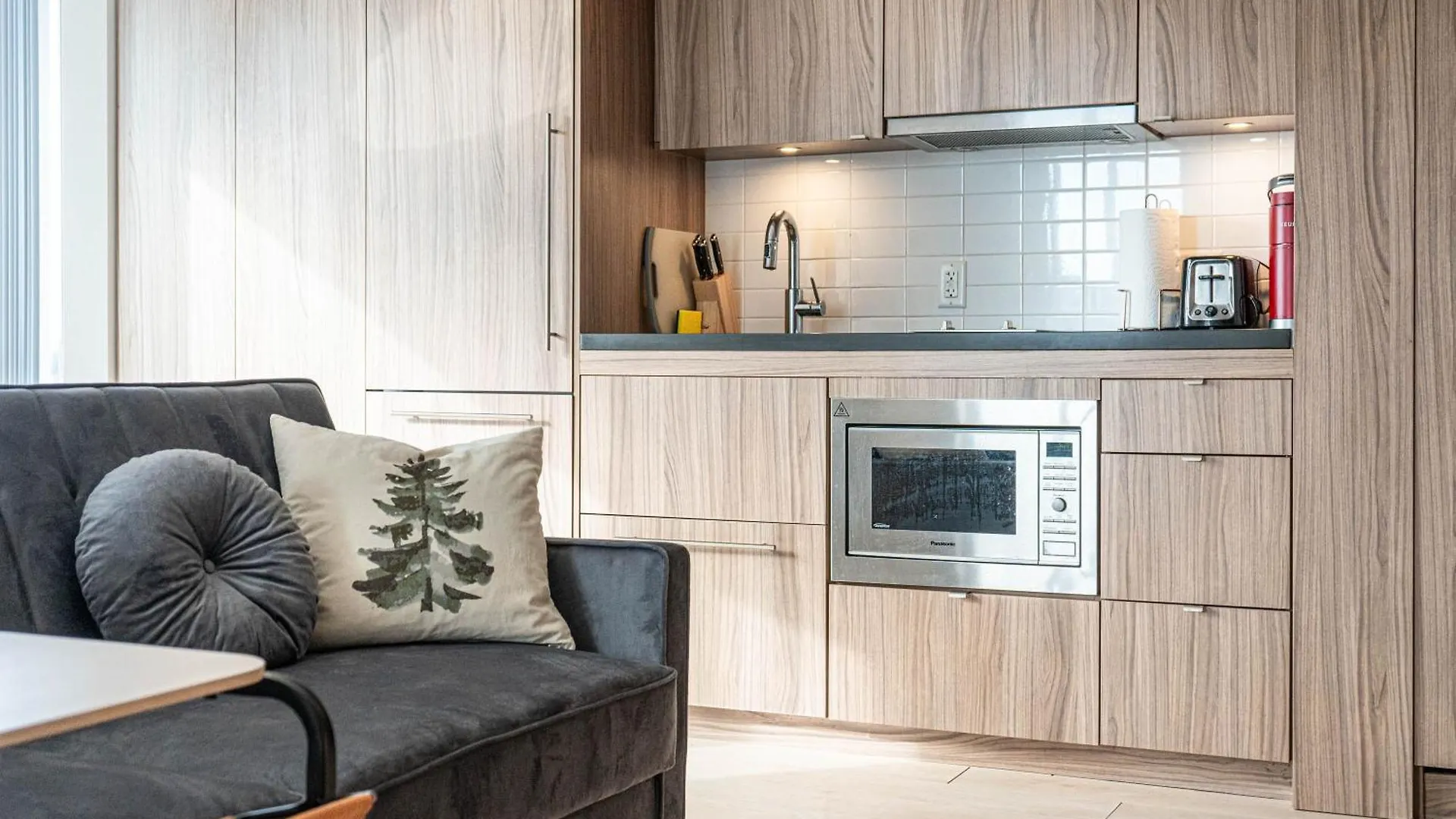Yorkville Plaza Express Stay Toronto Apartment