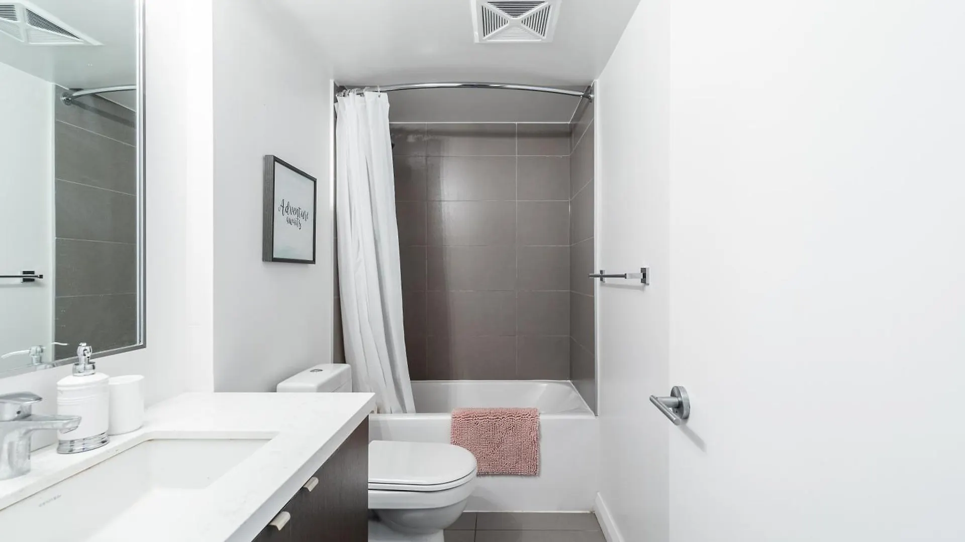 Yorkville Plaza Express Stay Toronto 0*,  Kanada